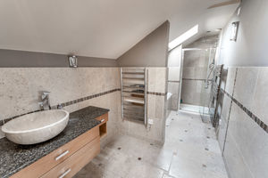 Photo 32- click for photo gallery